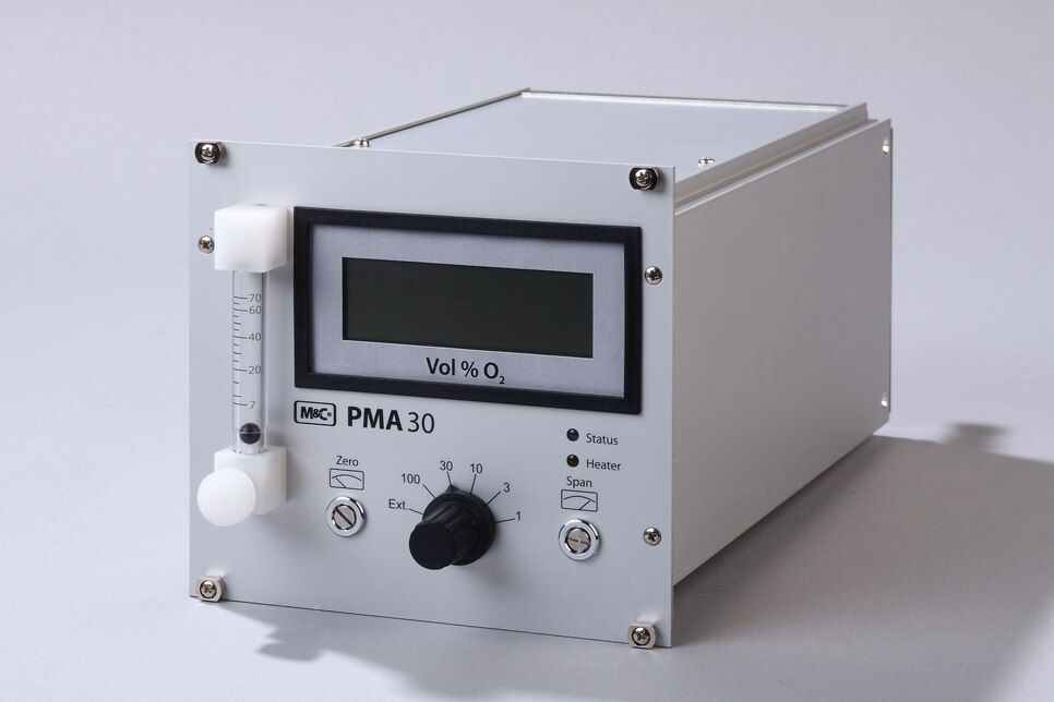 Oblique view of Oxygen Analyzer PMA30, digital