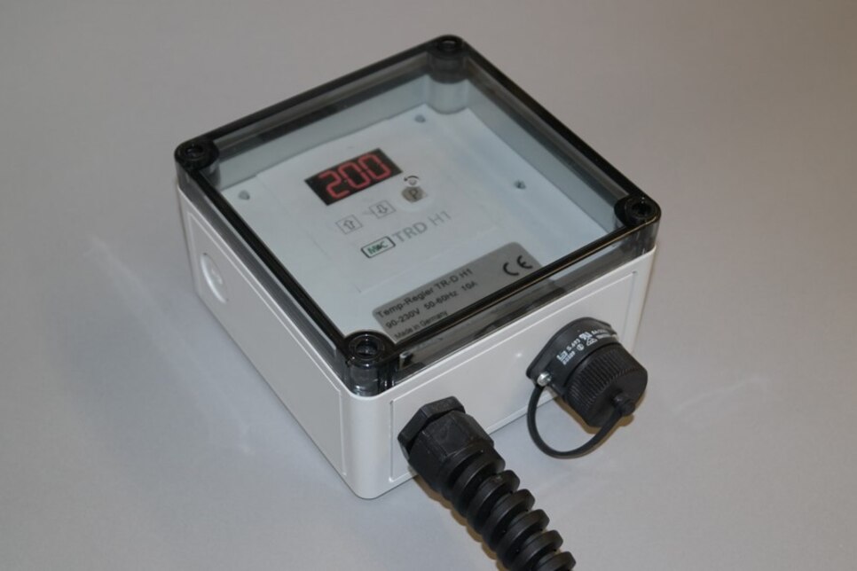Oblique view of Temperature Controller TRD-H1