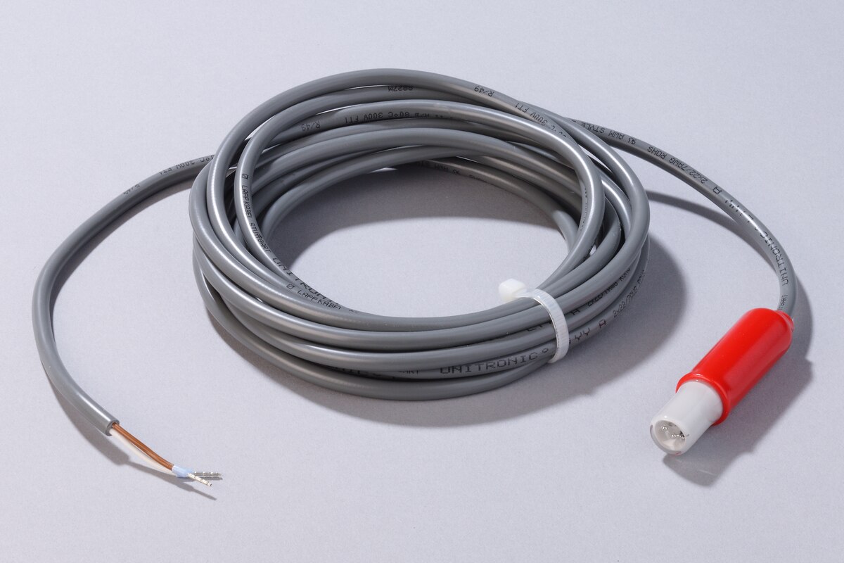Oblique view of horizontal Liquid Alarm Sensor LA1S