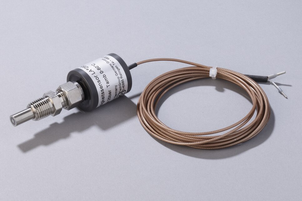 Oblique view of horizontal Liquid Alarm Sensor LA25S