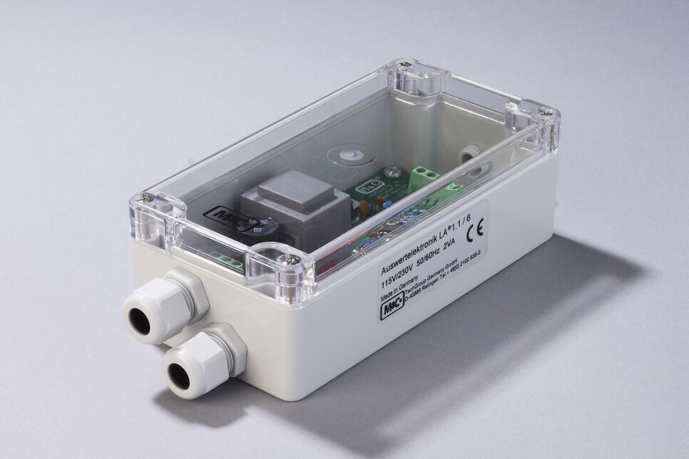 Oblique view of Electronic Controller LA-1.1