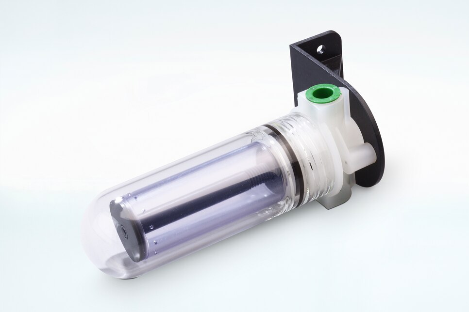 Oblique view of horizontal Universal Adsorption Filter FP-AP