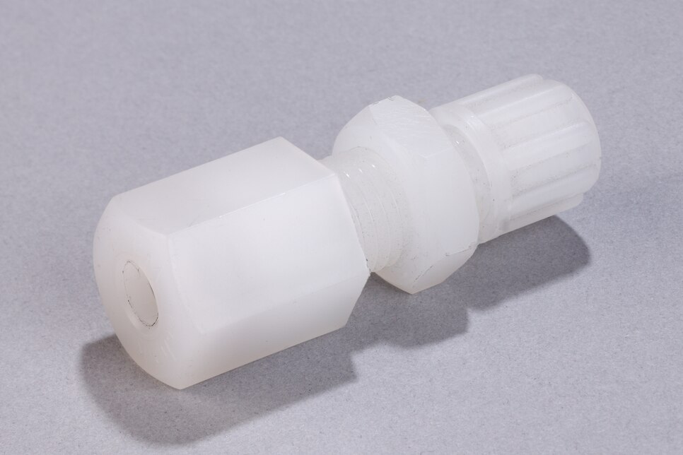 Oblique view of horizontal Straight Union VS PVDF, DN4/6 - D6