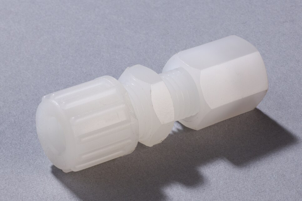 Oblique view of horizontal Straight Union VS PVDF, DN6/8 - D6