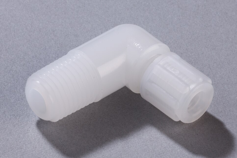 Oblique view of horizontal Male Elbow Connector WE PVDF, DN4/6 - NPT1/4"