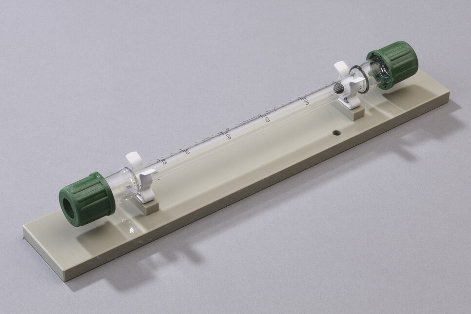 Schrägansicht liegender Durchflussmesser FM-1/250