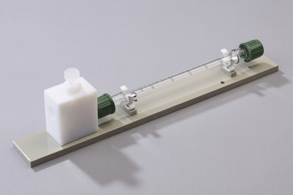 Schrägansicht liegender Durchflussmesser FM-10/500