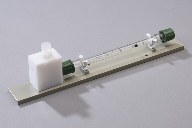Oblique view of horizontal Flow Meter FM-10/800