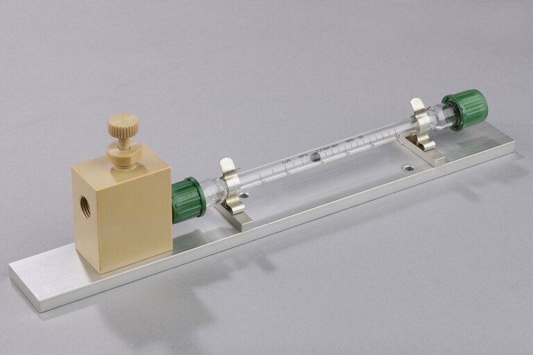 Oblique view of horizontal Flow Meter FM-10-H/100