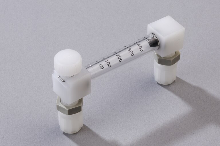 Oblique view of horizontal Flow Meter FM-40/500