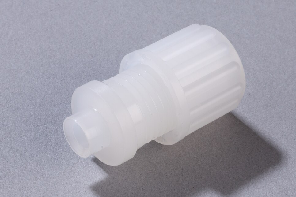 Oblique view of horizontal Straight GL Adapter, GL18 - DN6/8