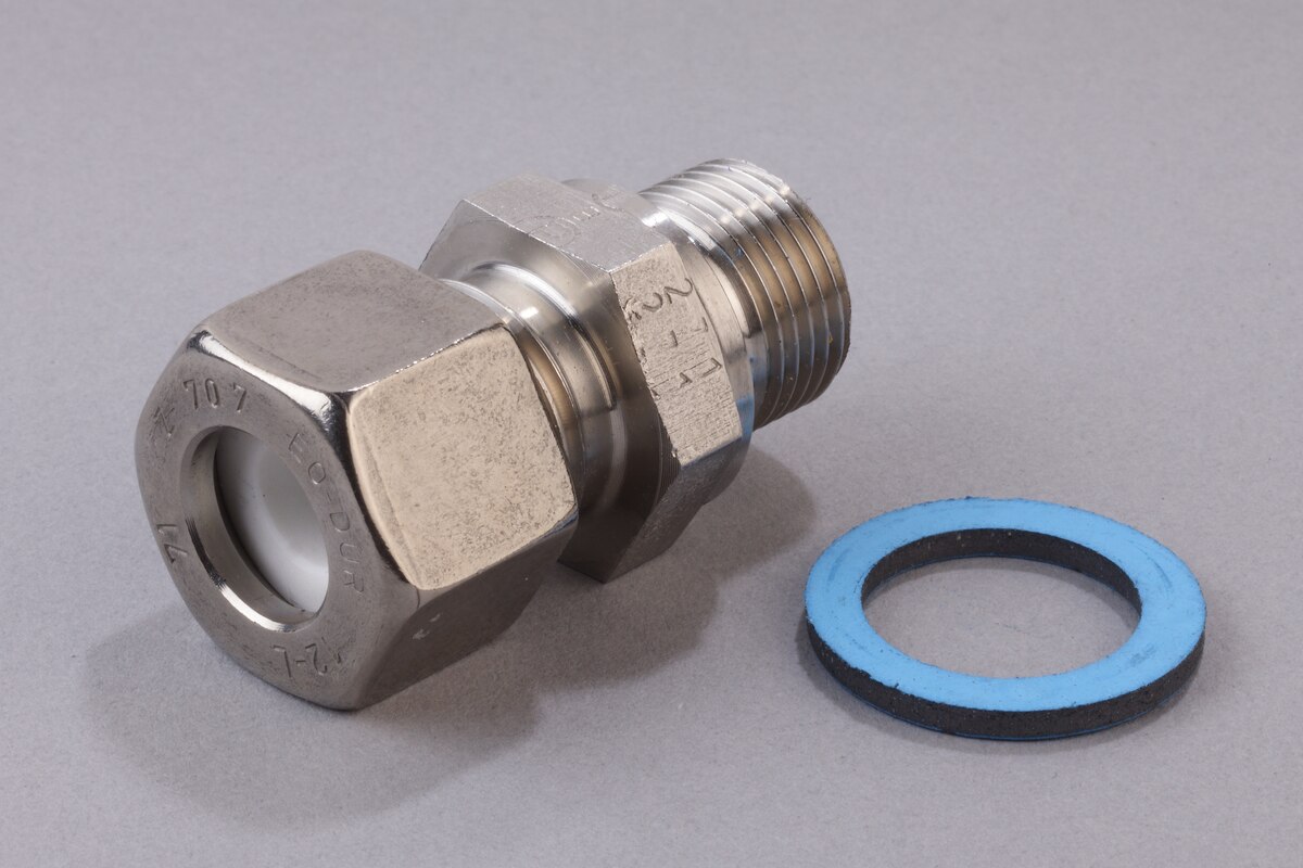 Oblique view of horizontal Adapter Fitting and sealing ring made of PTFE