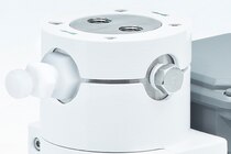 Upper part of the pump head in stainless steel with bypass needle valve out of PVDF (optionally)