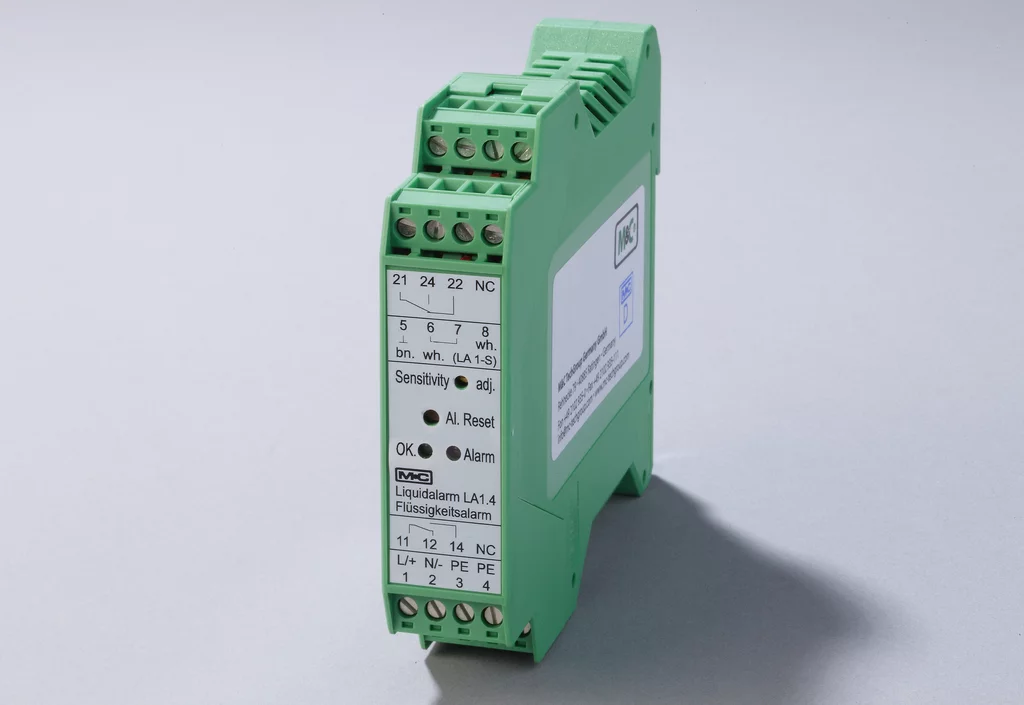 LA1.4 electronic controller, 230 V | M&C TechGroup